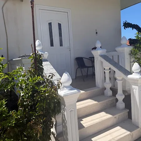 아파트 Shoraj Rent House